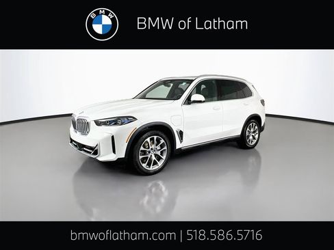 New 2026 BMW X5 xDrive50e w/ Parking Assistance Package AWD/4WD image 1