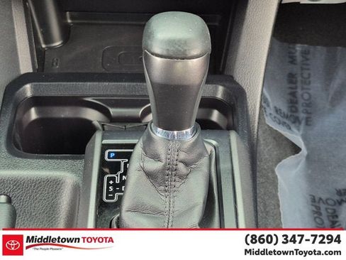 Used 2017 Toyota Tacoma TRD Sport w/ Tow Package (A/T) AWD/4WD image 25