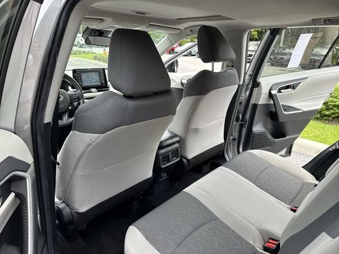 Used 2019 Toyota RAV4 XLE FWD image 34
