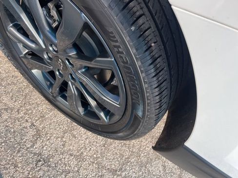 Used 2022 Chevrolet Equinox RS w/ RS Leather Package image 7