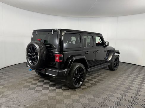 Used 2023 Jeep Wrangler Unlimited Sahara w/ Cold Weather Group AWD/4WD image 8