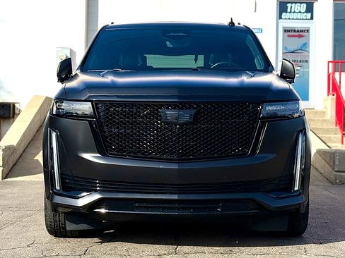 Used 2021 Cadillac Escalade Sport Platinum image 2