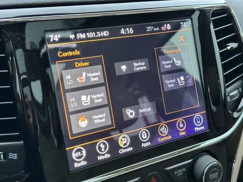 Used 2019 Jeep Grand Cherokee Limited w/ Luxury Group II image 27