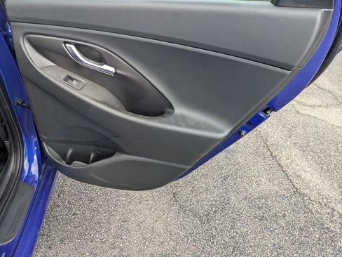 Used 2018 Hyundai Elantra GT image 28