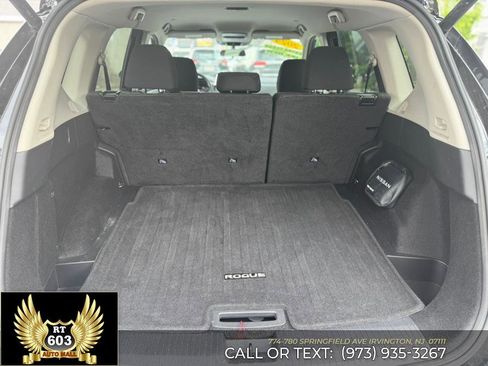 Used 2024 Nissan Rogue SV image 7