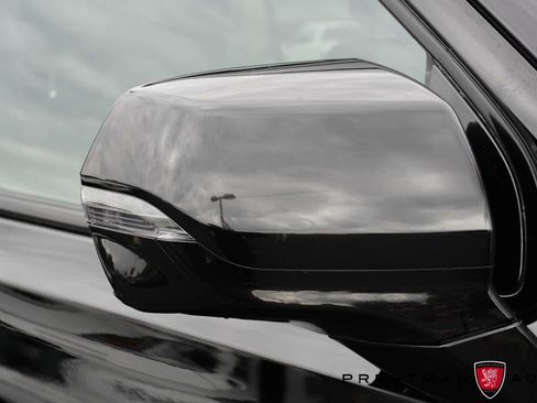 Used 2021 Chevrolet Tahoe RST w/ Luxury Package AWD/4WD image 16