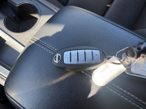 Used 2025 Nissan Altima 2.5 SV image 18