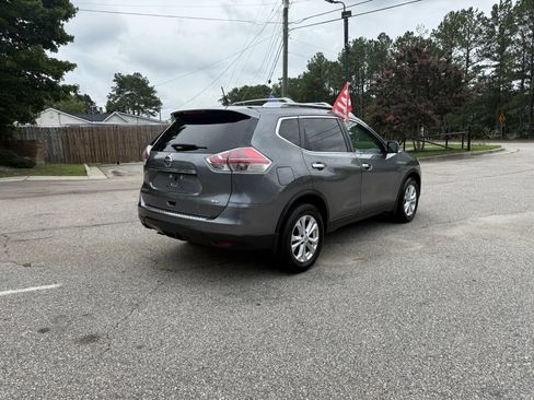 Used 2016 Nissan Rogue SV w/ SV Premium Package FWD image 5