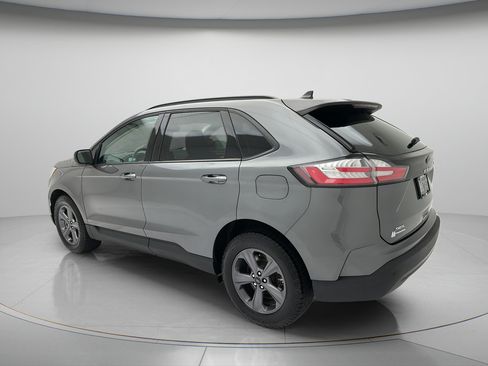 Used 2024 Ford Edge SEL w/ Sport Appearance Package AWD/4WD image 4
