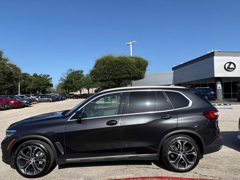Used 2021 BMW X5 sDrive40i w/ Premium Package RWD image 2