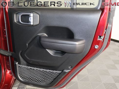 Used 2021 Jeep Wrangler Unlimited Rubicon AWD/4WD image 13