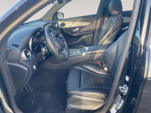 Used 2021 Mercedes-Benz GLC 300 4MATIC image 9