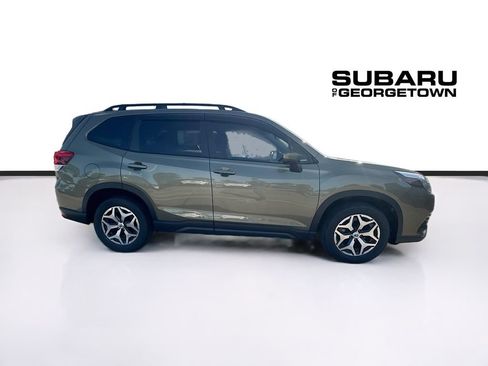 Used 2024 Subaru Forester Premium AWD/4WD image 8