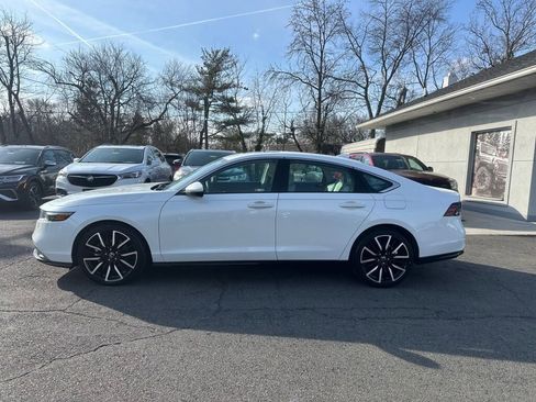 Used 2024 Honda Accord Touring image 4