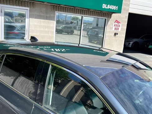 Used 2024 Toyota Venza LE AWD/4WD image 10