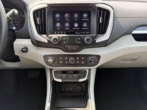Used 2024 GMC Terrain SLT w/ Infotainment Package II FWD image 19