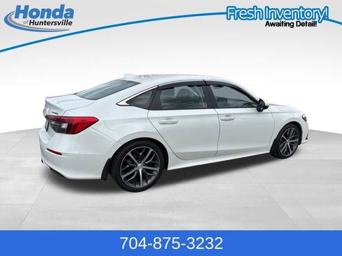 Used 2023 Honda Civic Touring image 9