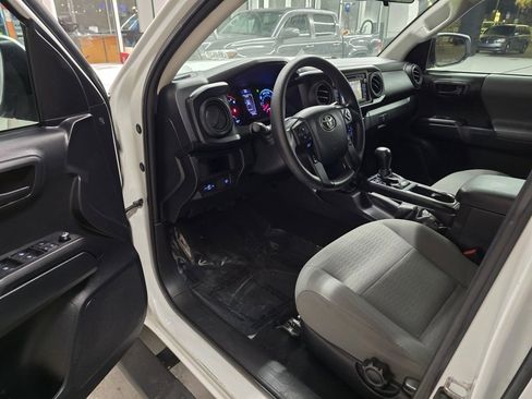 Used 2018 Toyota Tacoma SR image 16