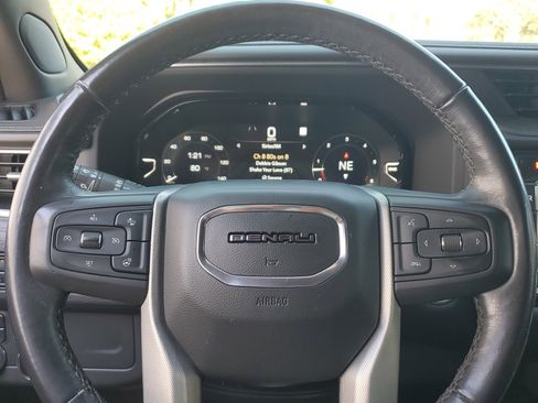Used 2022 GMC Yukon Denali image 25