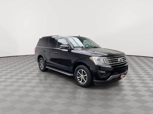 Used 2020 Ford Expedition XLT w/ Equipment Group 202A AWD/4WD image 39