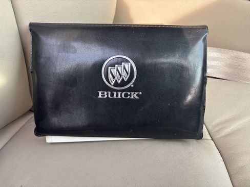 Used 2006 Buick LaCrosse CXL w/ Driver Confidence Package image 28