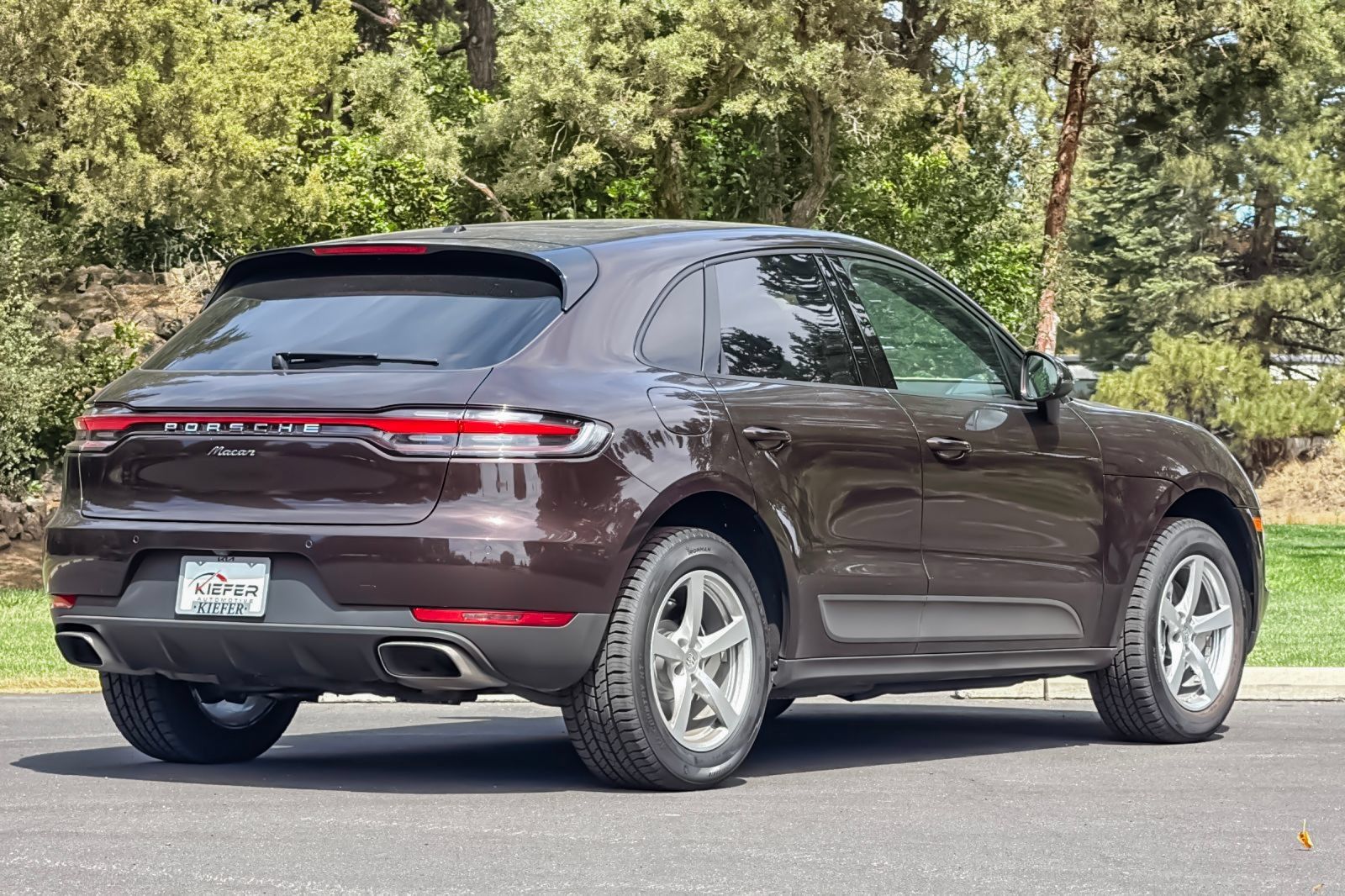 Used 2021 Porsche Macan AWD/4WD image 4