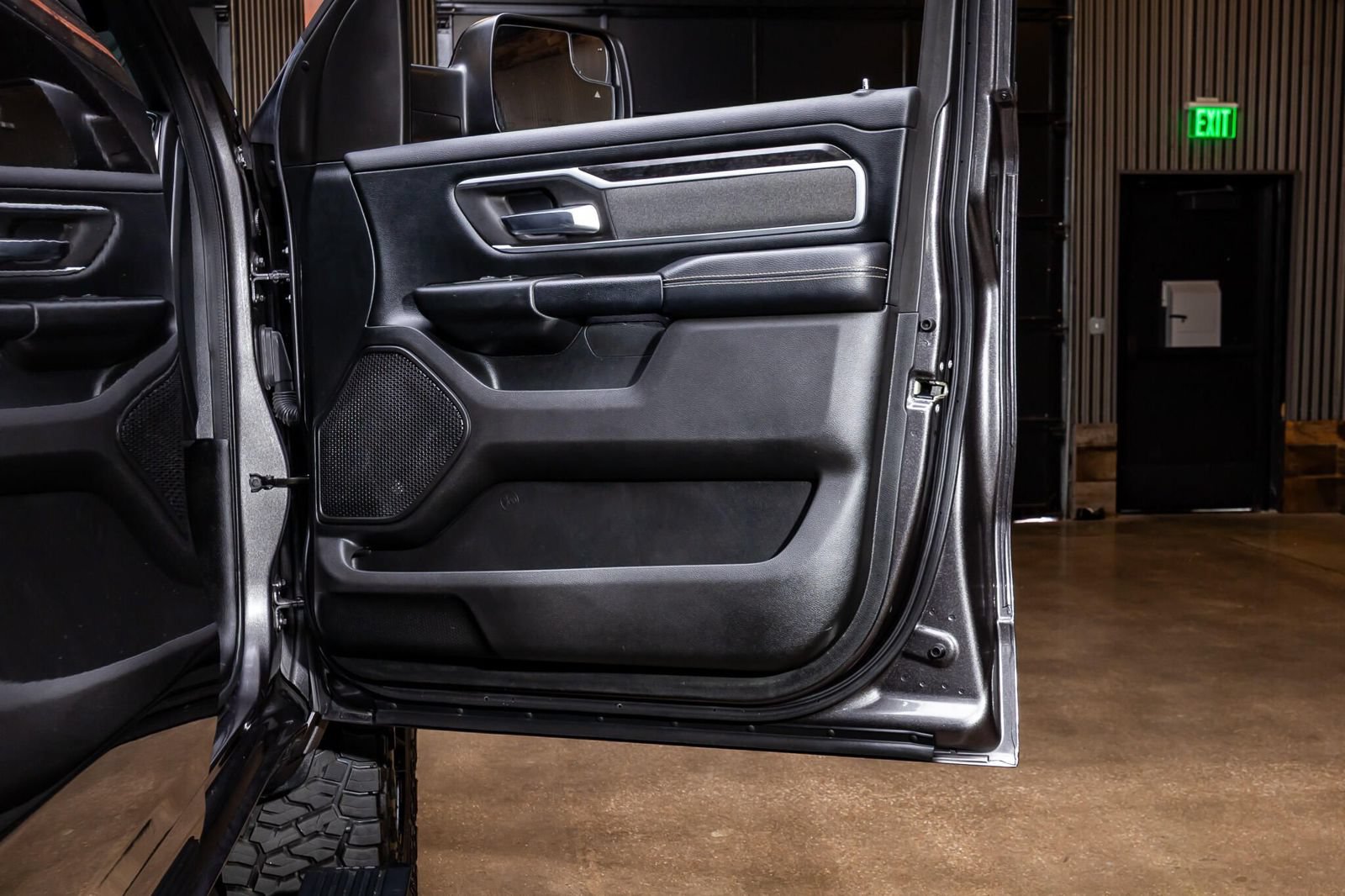 Used 2022 RAM 1500 Limited AWD/4WD image 43