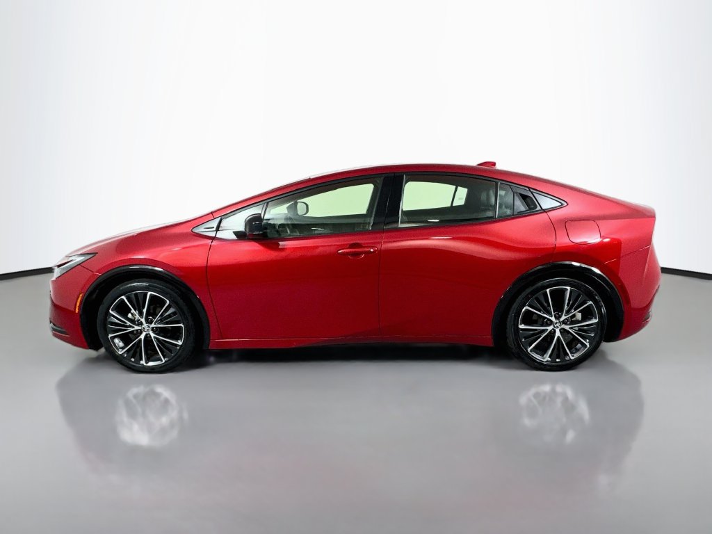 Used 2024 Toyota Prius XLE FWD image 10