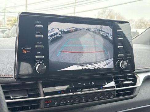 Used 2024 Toyota Sienna XSE w/ XSE Premium Package image 17