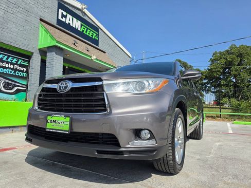 Used 2014 Toyota Highlander Limited Platinum AWD/4WD image 2