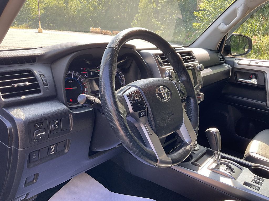 Used 2019 Toyota 4Runner SR5 Premium AWD/4WD image 10