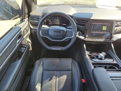 Used 2024 Jeep Wagoneer Series II w/ Flexible Seating Group AWD/4WD image 13