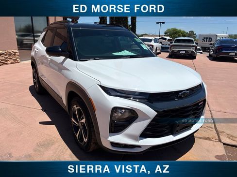Used 2023 Chevrolet TrailBlazer RS w/ Sun and Liftgate Package FWD image 11