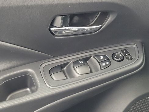 Used 2025 Nissan Versa SV image 27