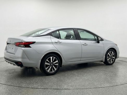 Used 2025 Nissan Versa SV image 9