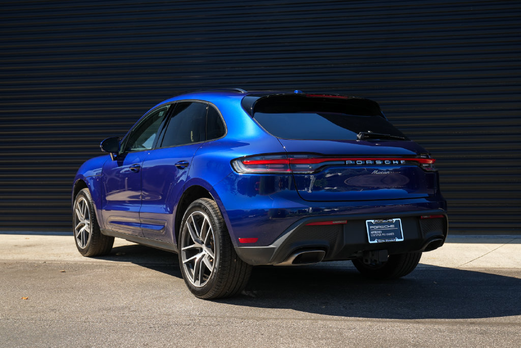 Certified 2026 Porsche Macan AWD/4WD image 3