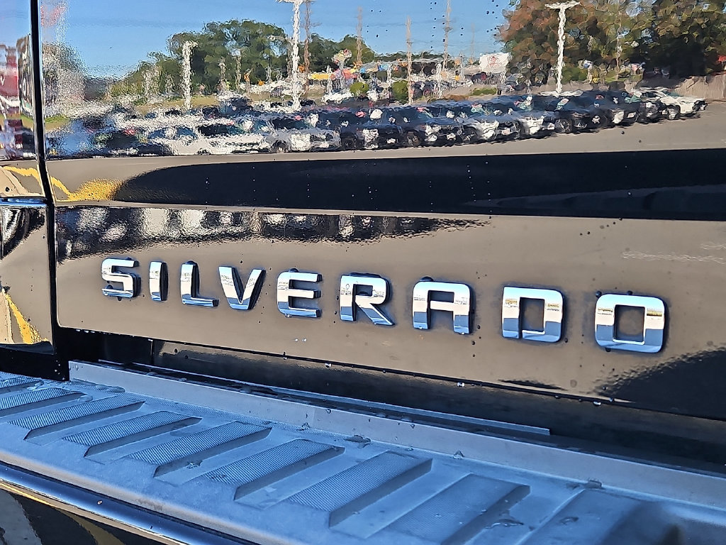 Used 2015 Chevrolet Silverado 1500 LT w/ Midnight Edition AWD/4WD image 31