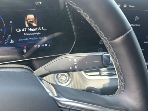 Used 2025 Chevrolet Equinox LT FWD image 29