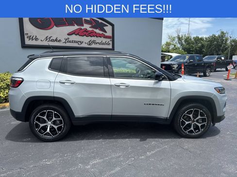 Used 2024 Jeep Compass Limited AWD/4WD image 2