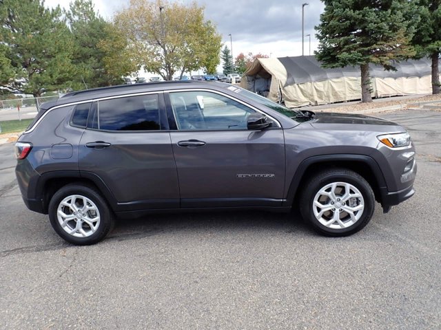 Used 2024 Jeep Compass Latitude AWD/4WD image 5