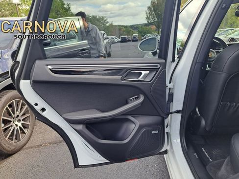 Used 2021 Porsche Macan S image 9