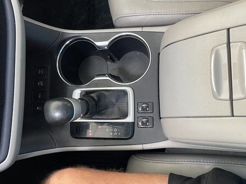 Used 2017 Toyota Highlander XLE image 40