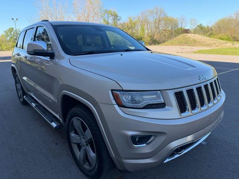 Used 2014 Jeep Grand Cherokee Overland AWD/4WD image 3