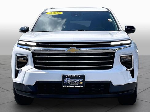 Used 2025 Chevrolet Traverse LT AWD/4WD image 4