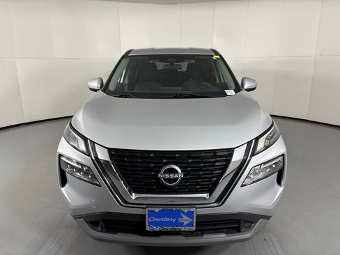 Used 2023 Nissan Rogue SV FWD image 3