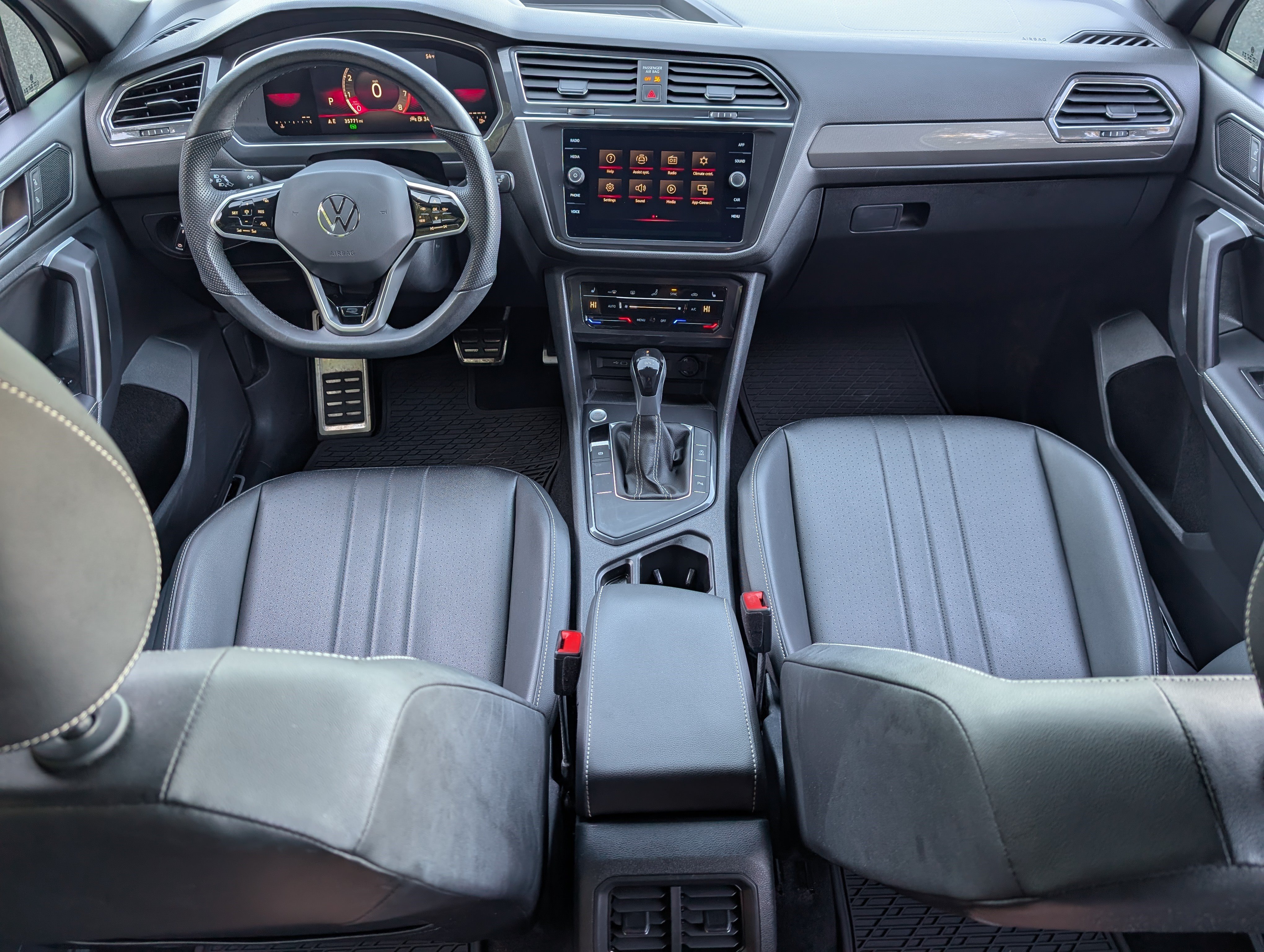 Used 2023 Volkswagen Tiguan SE R-Line FWD image 24