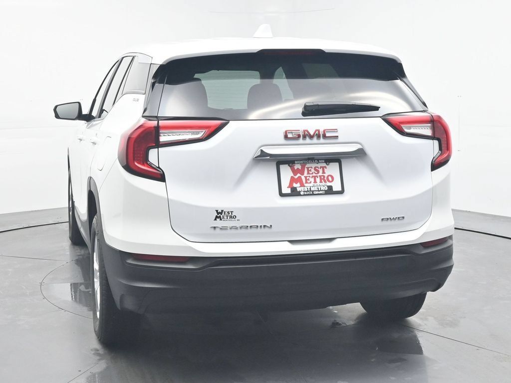 Used 2024 GMC Terrain SLE AWD/4WD image 29