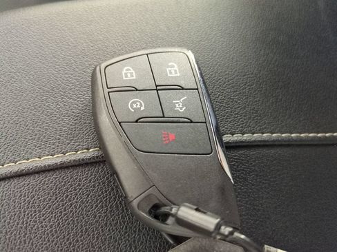 Used 2026 Chevrolet Traverse LT FWD image 39