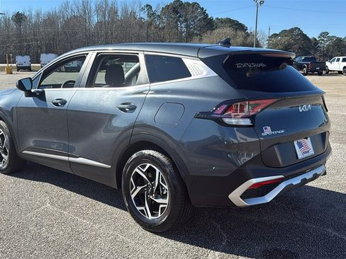 Used 2023 Kia Sportage LX image 6
