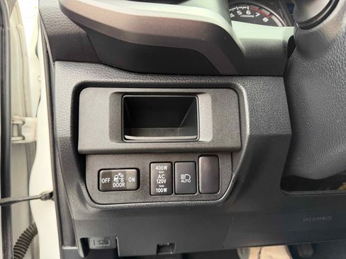 Used 2019 Toyota Tacoma TRD Sport image 26